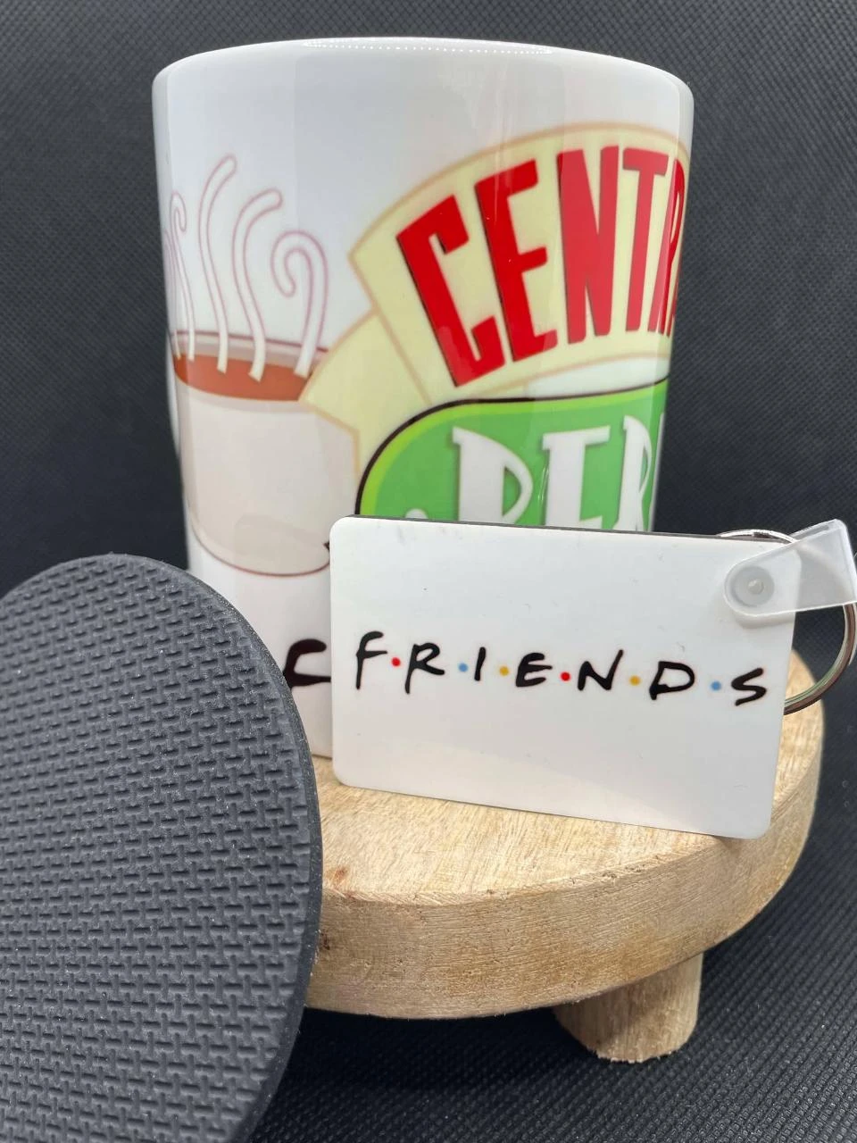 🎁 Set de Taza – Taza + Llavero + Posavasos – Friends ☕🛋️ – photo 2